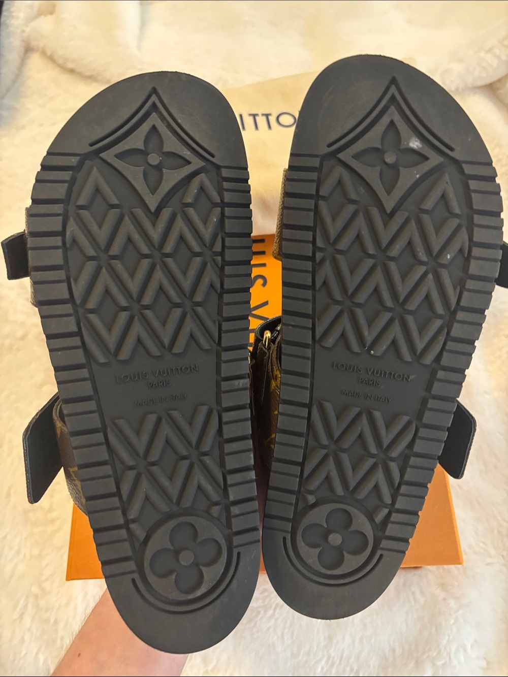 Authentic Louis Vuitton Bom Dia Flats size 37 - Picture 5 of 7